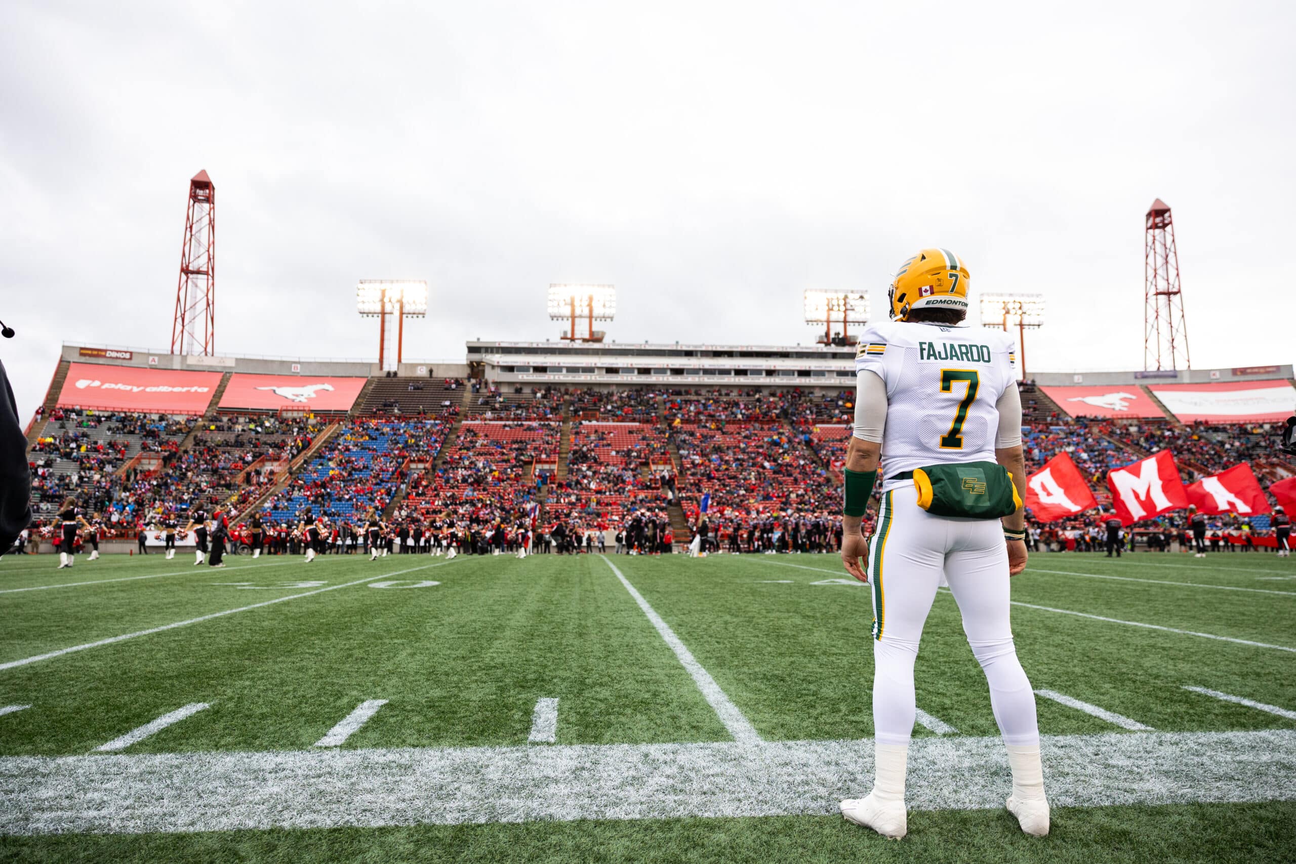 Cody Fajardo Edmonton Elks Vs Calgary Stampeders